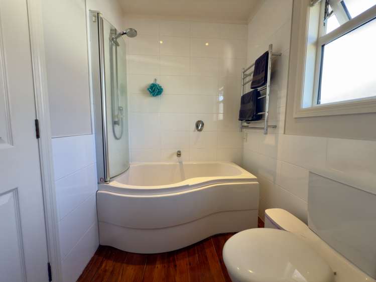 84 Parr Terrace Castor Bay_13