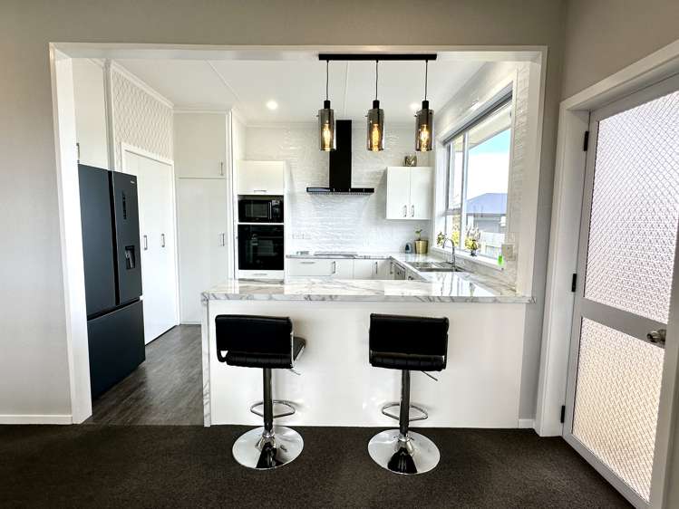 397 North Road Waikiwi_12