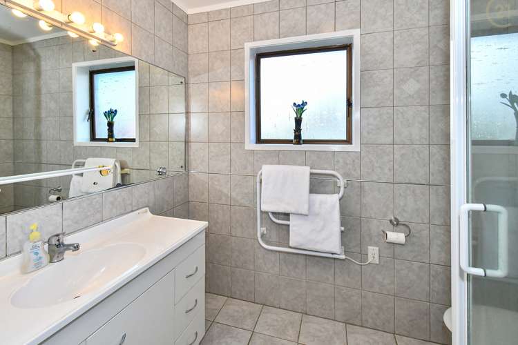 5 Prestwick Place Wattle Downs_12