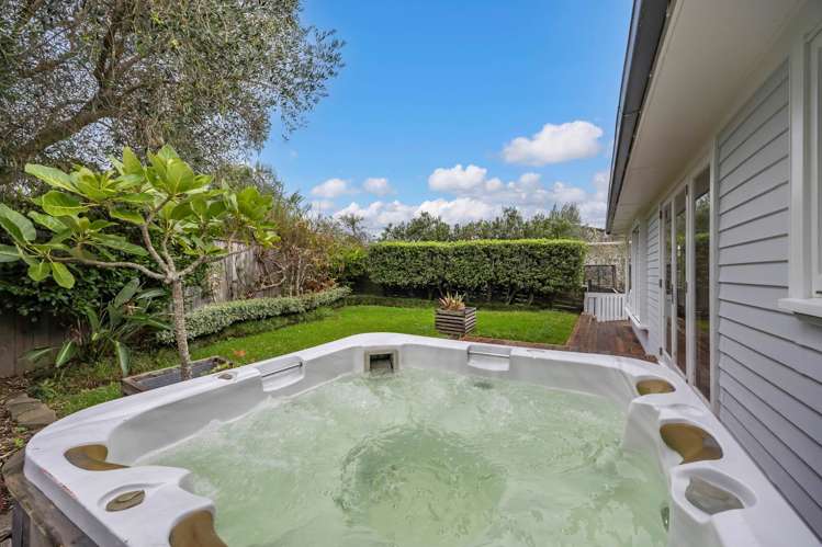 12 Bayside Avenue Te Atatu South_6