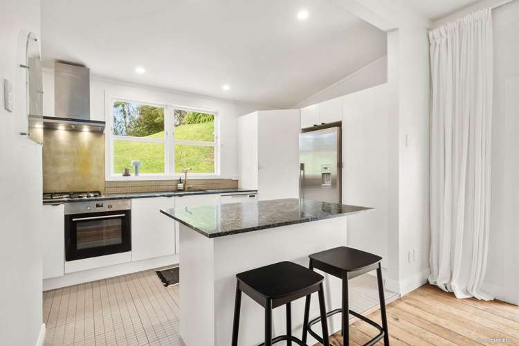 703 Huia Road Parau_5