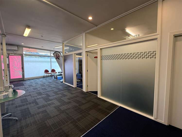 5 Lyttelton Avenue Porirua_9