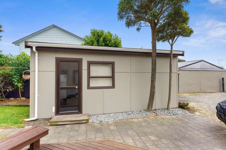 24 Norfolk Crescent Otaki Beach_16