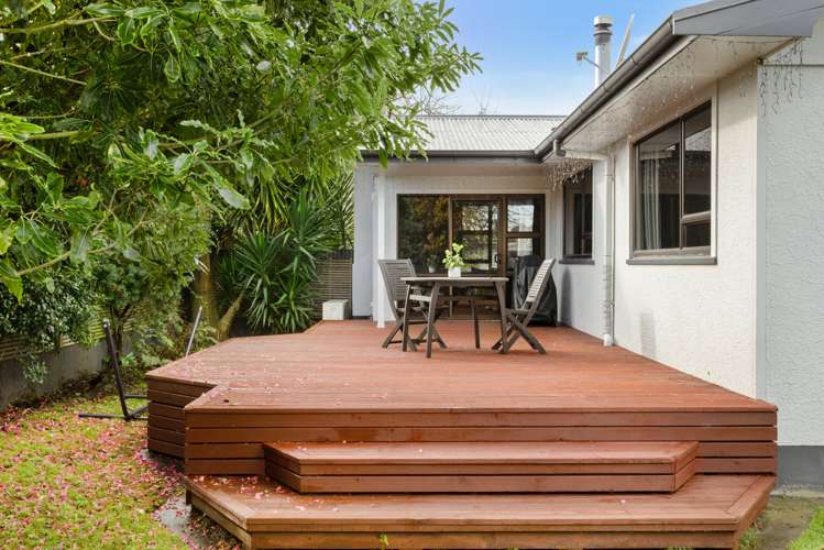 8 Elizabeth Place Clive_18