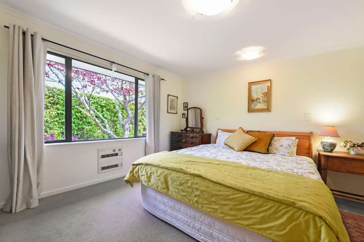 5 Di Pierri Way The Wood_13