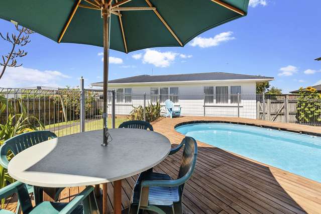 23 Ellesmere Crescent Pakuranga Heights_1