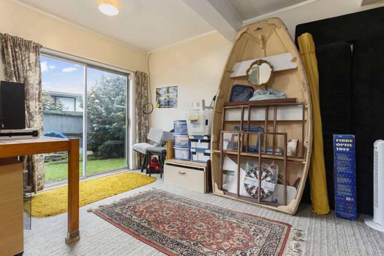 21 Queen Mary Avenue New Lynn_13