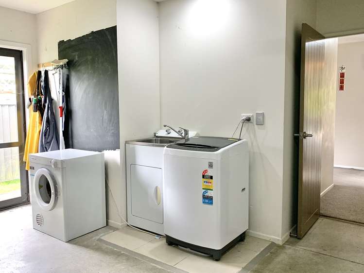 8 Latham Stubbs Crescent Waipawa_21