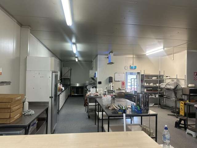 82 Hurlstone Drive Waiwhakaiho_3