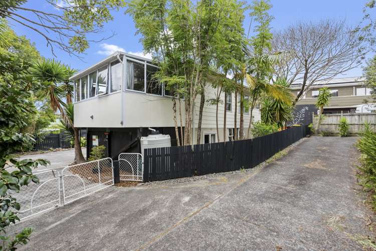 18 George Herring Place Glen Eden_16