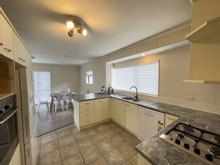 12 John Brooke Crescent 10668_2