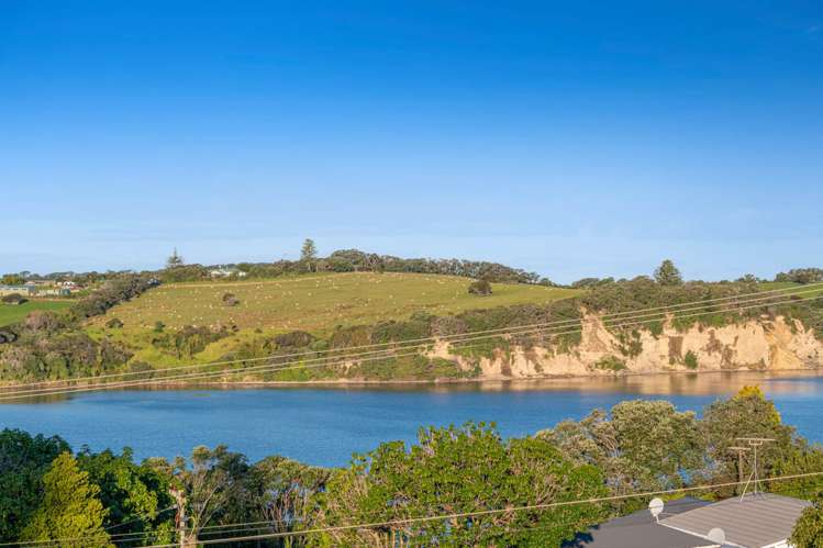 64 Shakespear Road Army Bay_29