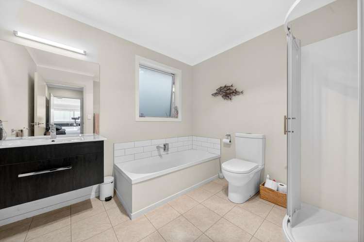 5 Tarata Grove Lansdowne_13