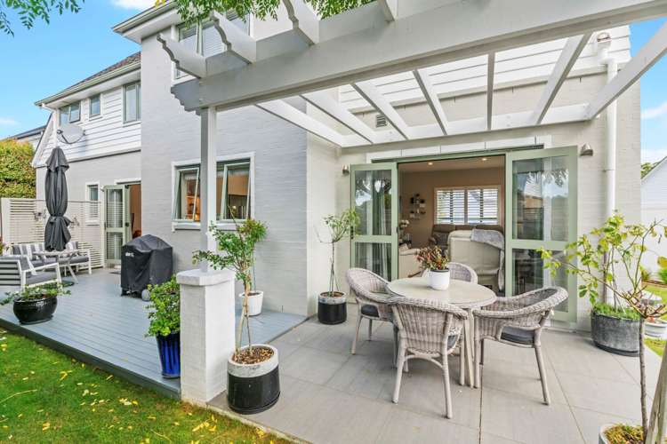 8 Hatfield Place Albany Heights_1