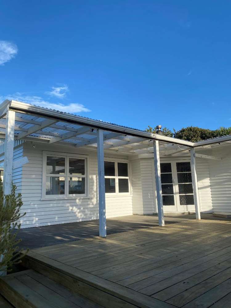 8 Donnelly Street Oakura New Plymouth Houses for Rent One Roof