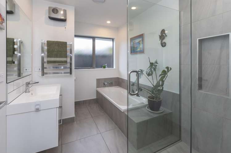 8 Carnaveron Drive Lincoln_17