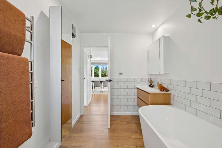 696 Peninsula Road Kelvin Heights_13