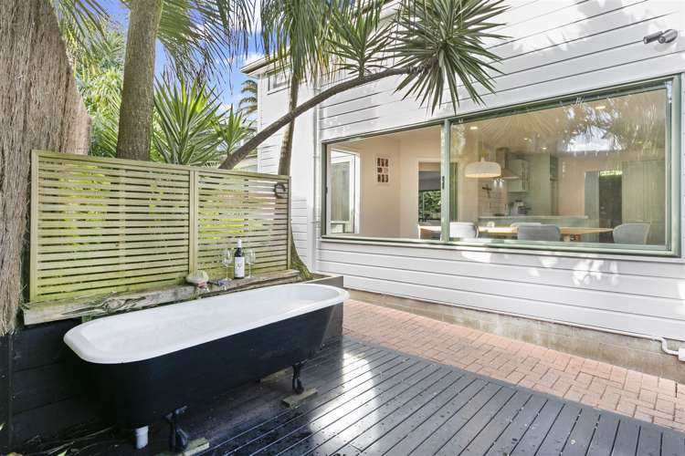 2/305 Lake Road Hauraki_8