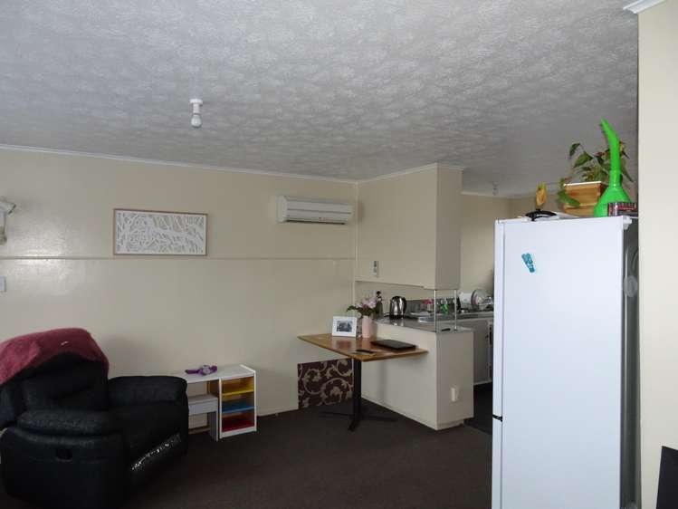 24 Larch Street Victoria_3