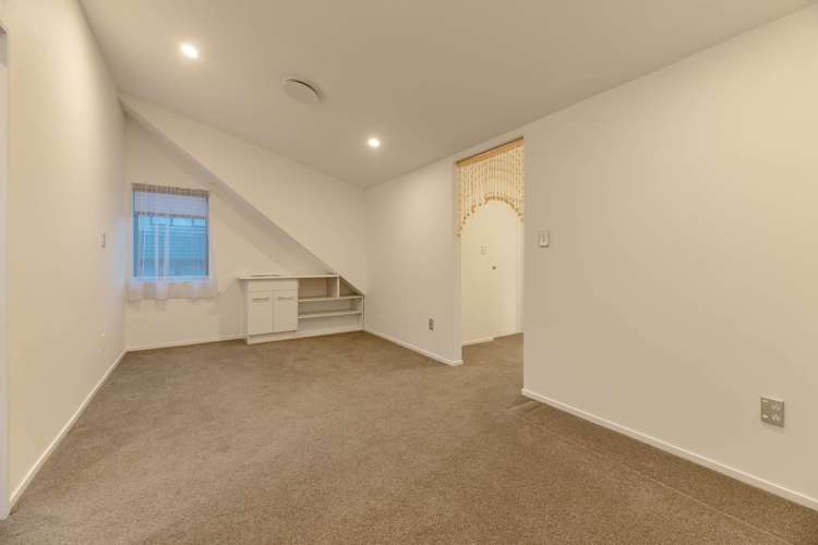 8 Marshall Laing Avenue Mt Roskill_17