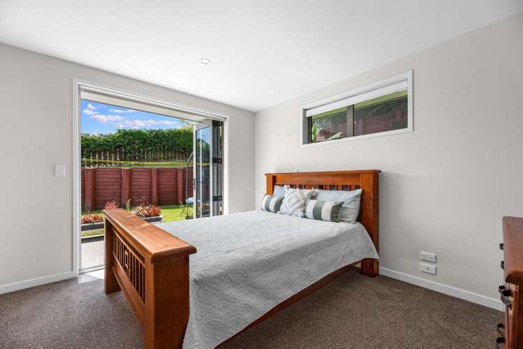 101 Ballintoy Park Drive Welcome Bay_11