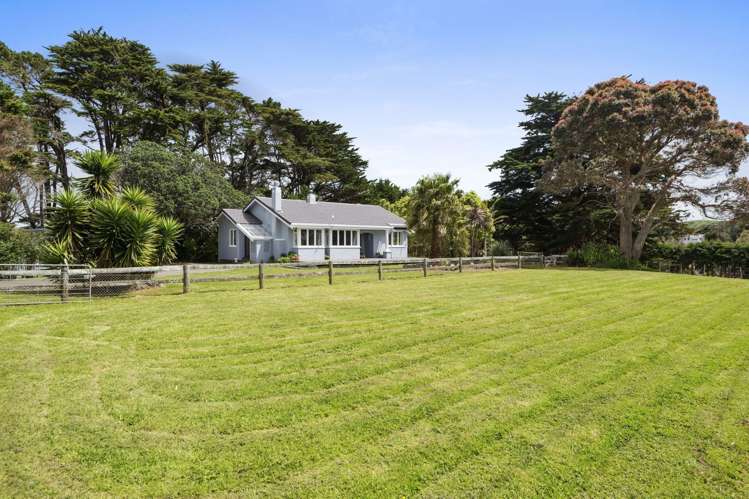 1437 Awhitu Road Pollok_17