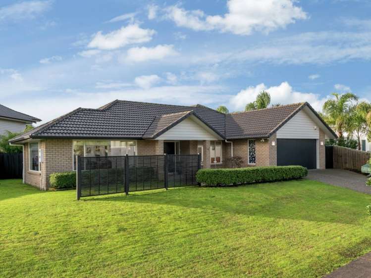 44 Pine Harbour Parade Beachlands_0