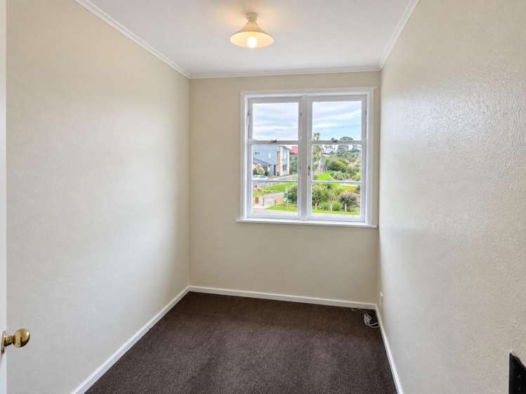 52 Freeland Ave Mount Roskill_11