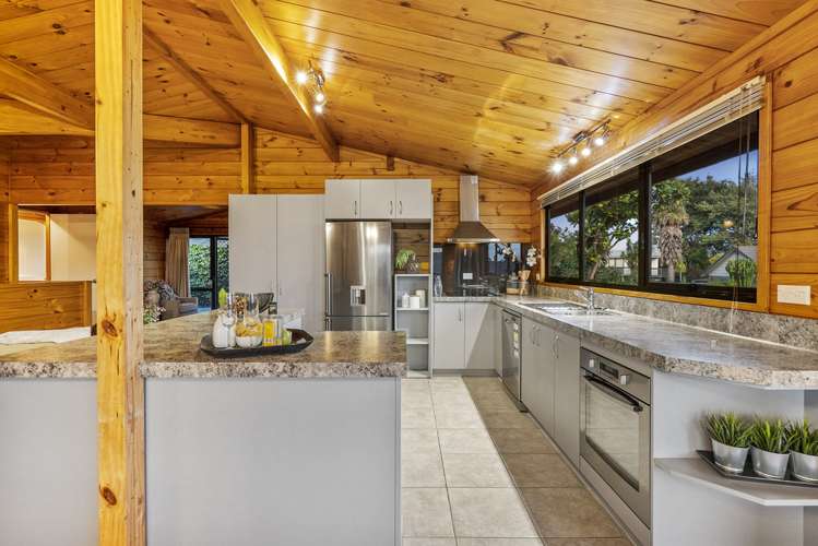 31 Sunningdale Street Wattle Downs_6