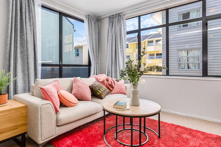 2/7 Hanson Street Mount Cook_9