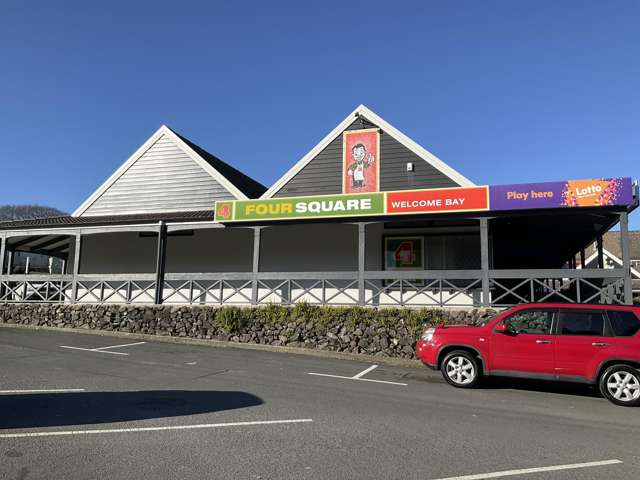 Supermarket-anchored investment