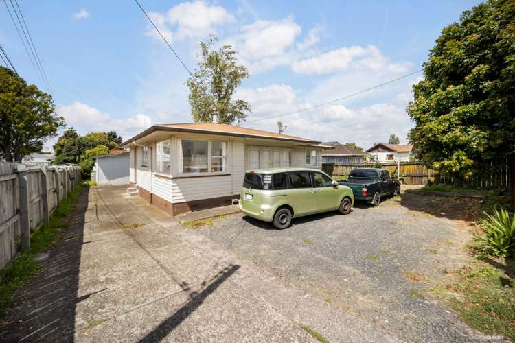 134 & 134A Browns Road Manurewa_4