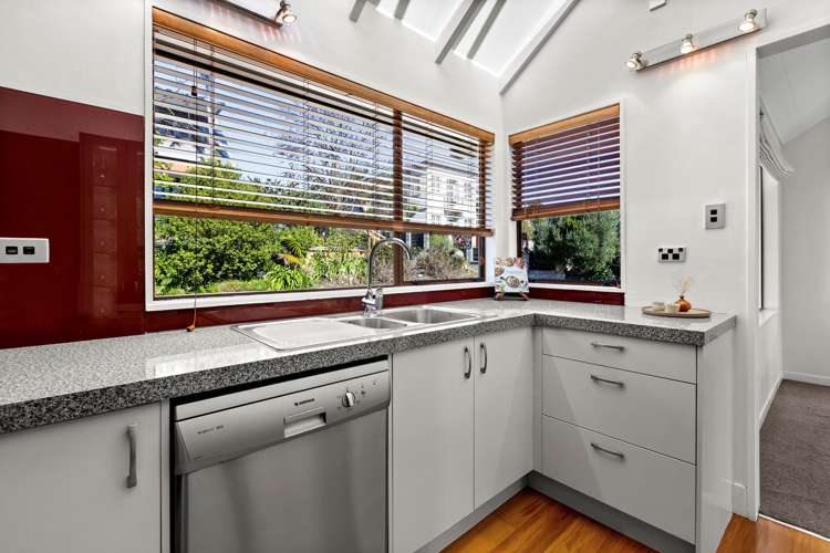 2/3 Lighthouse Road Bluff Hill_9