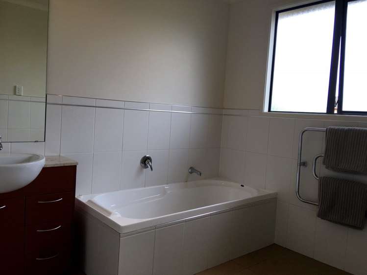 193 Kyle Road Greenhithe_18