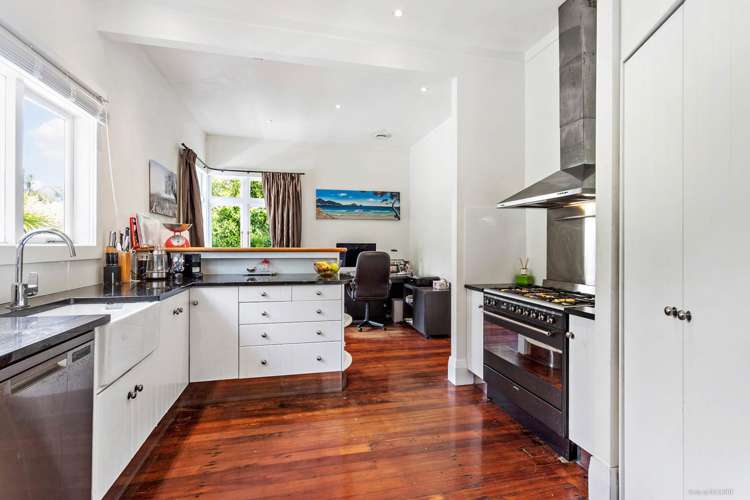 19 Attwood Road Paremoremo_9