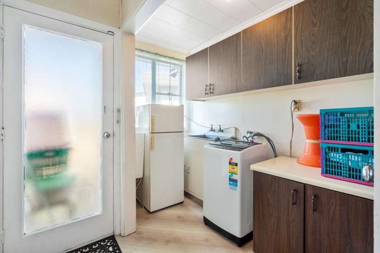 97 Easther Crescent Kew_18