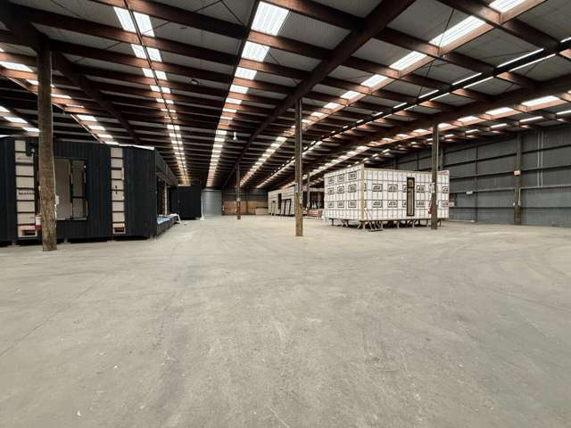 156E Main road Kumeu_1