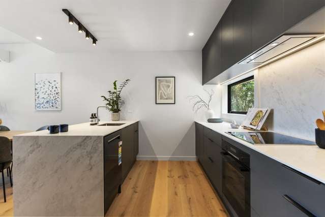 8/11 Western Springs Road Kingsland_2