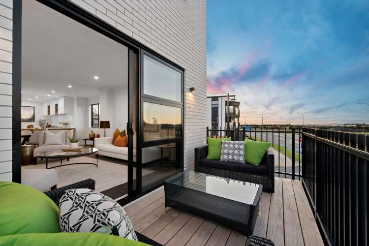 23 Henry Maxwell Way Flat Bush_2