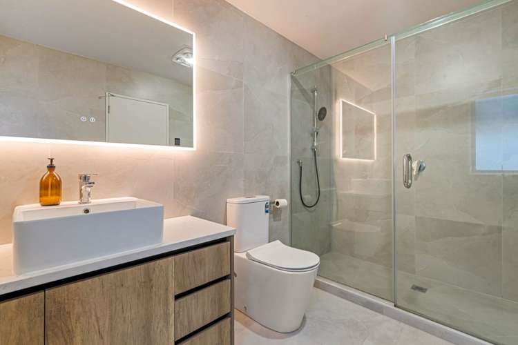 114 McQuoids Road Flat Bush_15