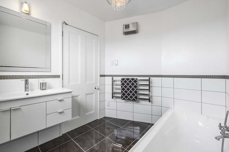 7 Magnetic Street Port Chalmers_21