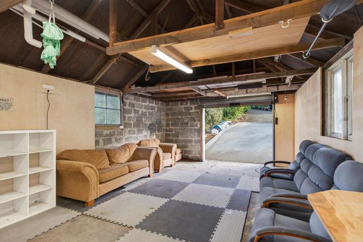 2 Memorial Drive Parahaki_37