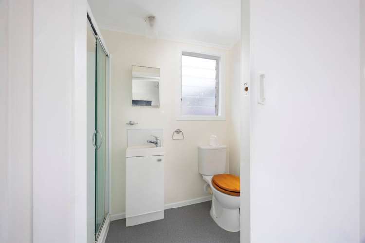 13 Kokiri Street Te Atatu South_11