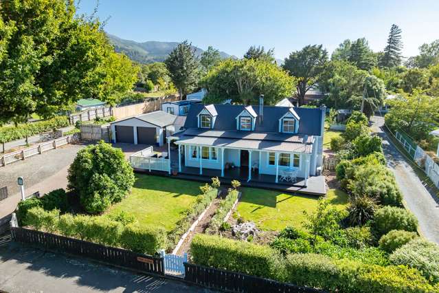 The Oaks - a Step Back in Time with Modern Accents