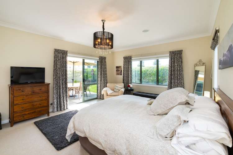 1 Hunter Drive Awatoto_13