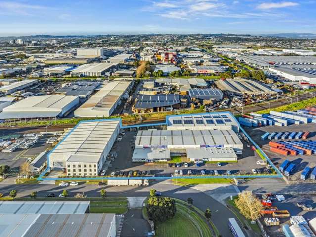 Triple warehouse site - strategic 1.28ha