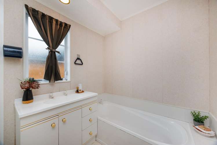 42A Pinedale Parade Milson_13