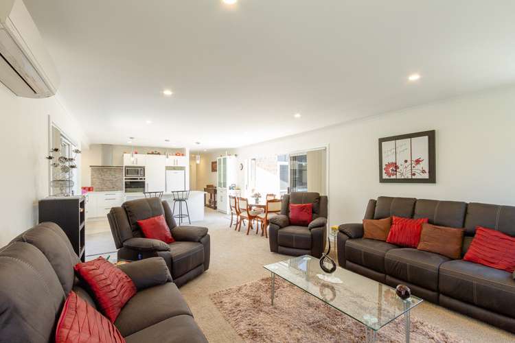 9 Gregory Grove Clive_6