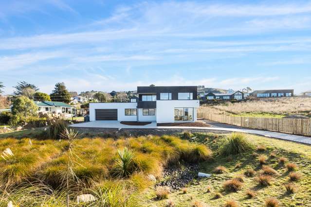 Luxury Seaside Retreat