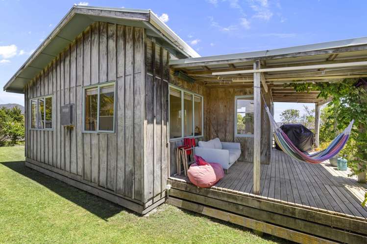 10a Marine Parade Raglan_12